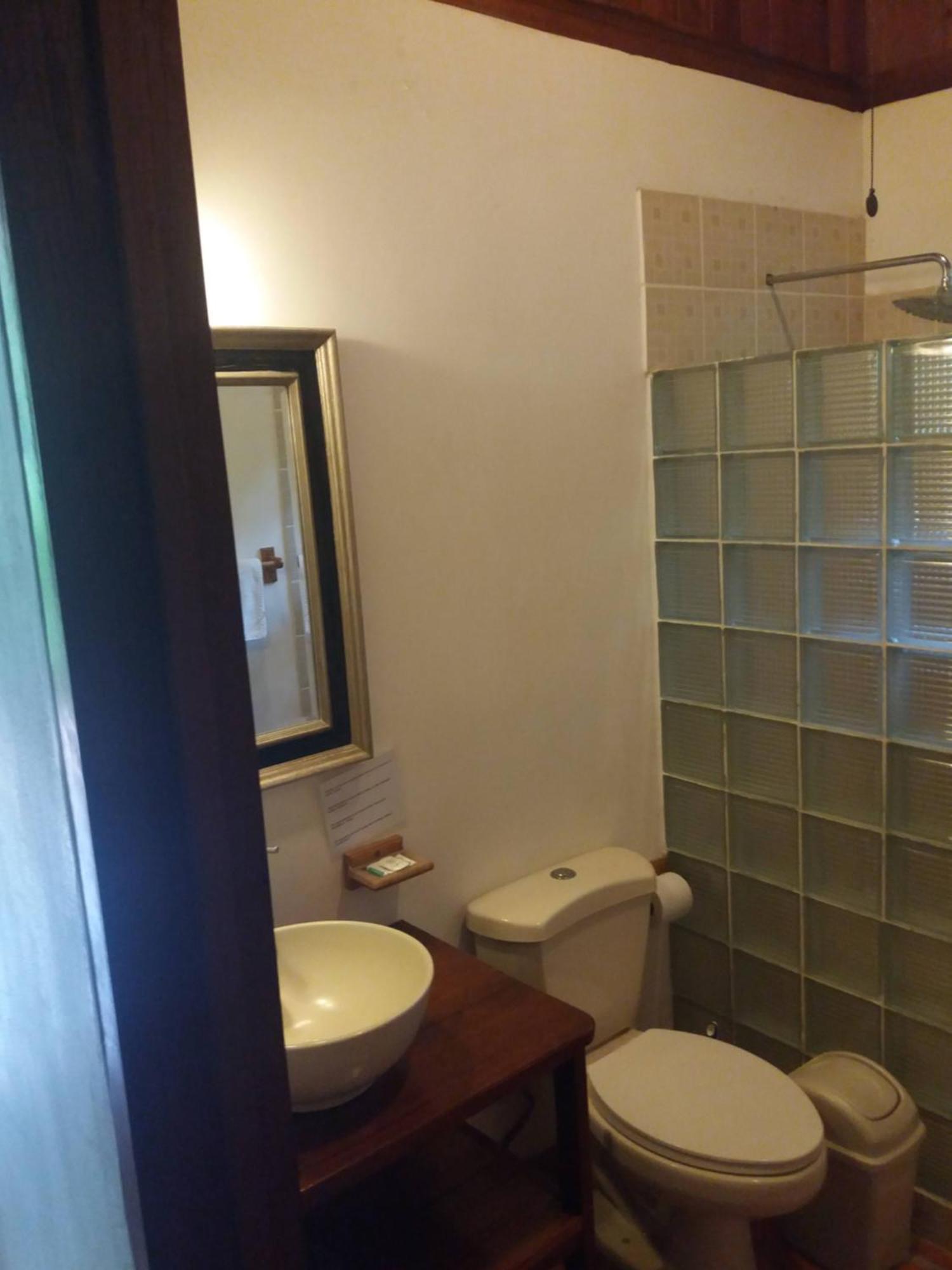 Los Delfines Lodge Puerto Viejo de Talamanca المظهر الخارجي الصورة